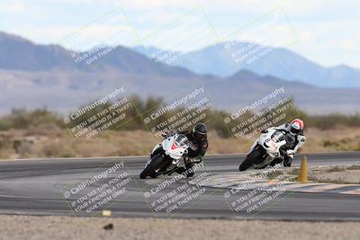 media/Nov-16-2025-Race Pace (Sun) [[8c5fa54630]]/Non Verified Riders (1st 20 Minutes)/5-Turn 15 (110pm)/